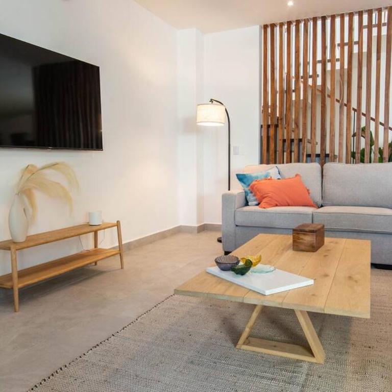 Beautiful 4BR, Up to 8 Guests, Private Pool, 10 min to Beach - Four-Bedroom House - 38