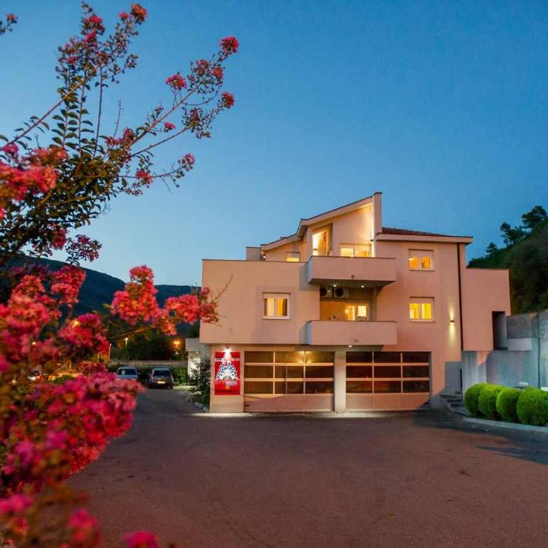 Villa Mir - Deluxe Double or Twin Room with Balcony - 2