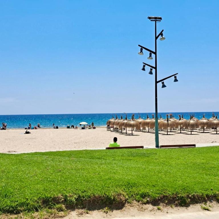 Loft pineda Beach - One-Bedroom Apartment - 19