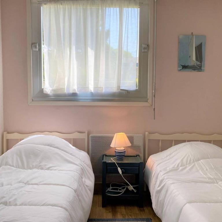 Appartement avec balcon terrasse, WIFI et parking à Perros-Guirec - FR-1-368-390 - Apartment - 13