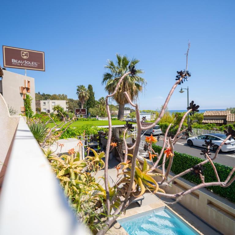 Hôtel Beau Soleil - Suite Junior - Vue sur Mer - 2