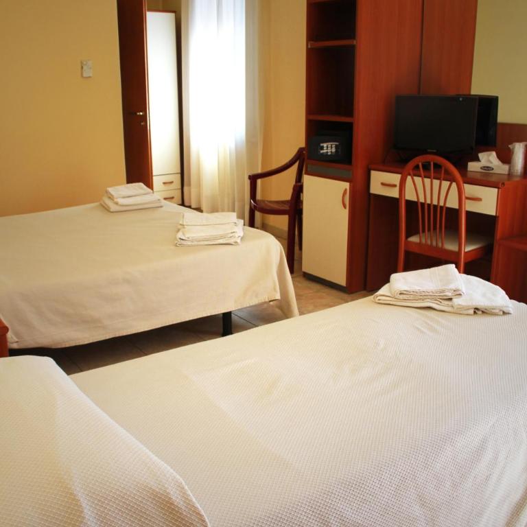 Hotel Mary - Camera Tripla - 1