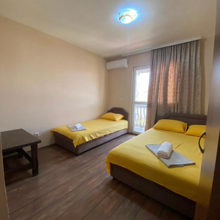 Apartments and Rooms Grande Casa - Triple Room with Private Bathroom - 2