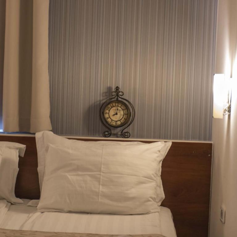 Mali Hotel Porat - Deluks Dvokrevetna Soba sa Bračnim Krevetom, Izlazom na Terasu i Pogledom na More (21) - 6