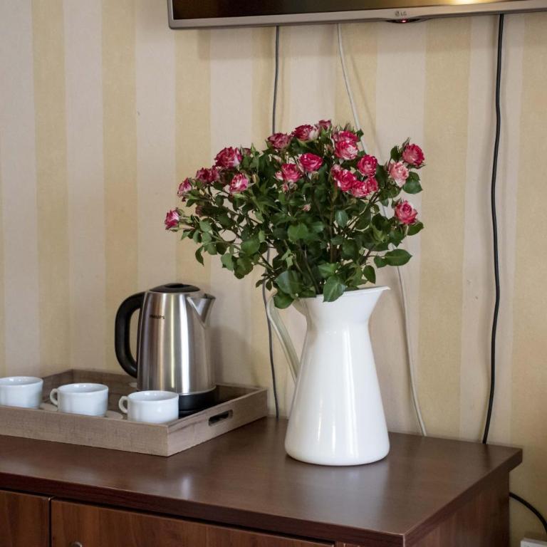 Mali Hotel Porat - Deluks Dvokrevetna Soba sa Bračnim Krevetom, Izlazom na Terasu i Pogledom na More (21) - 10
