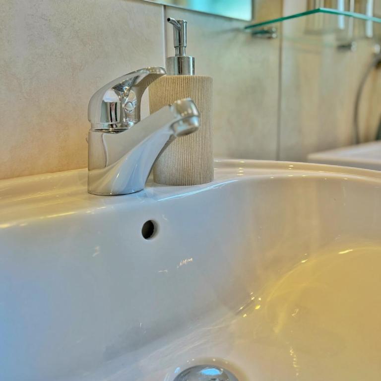 LAV Apartments - One-Bedroom Apartment with Terrace and Sea View - 9
