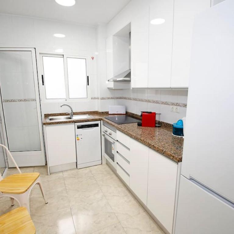 Central apartment in Alicante with AC - Apartment - 6