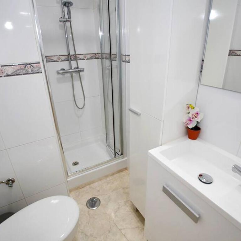 Central apartment in Alicante with AC - Apartment - 8