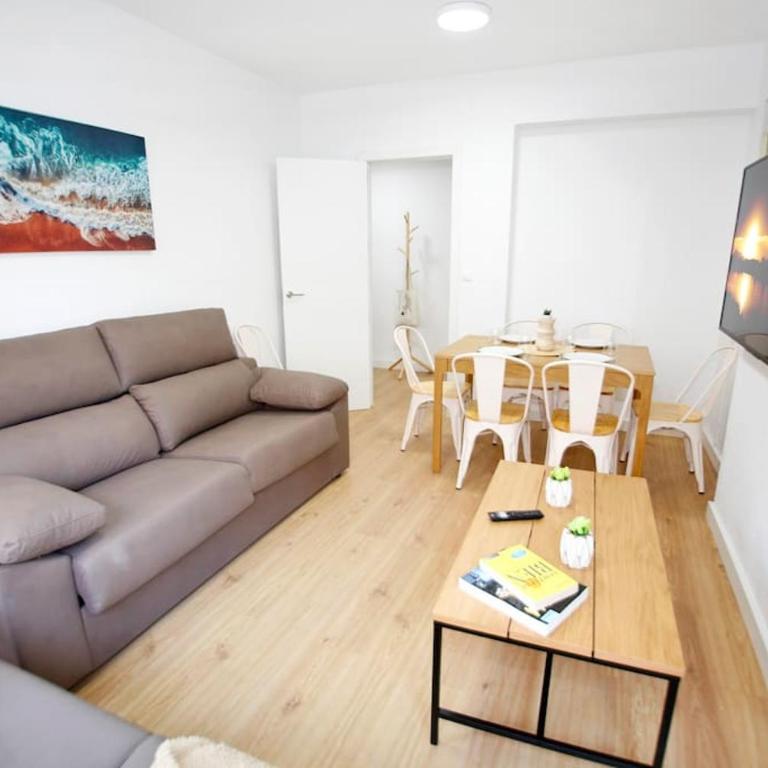 Central apartment in Alicante with AC - Apartment - 28