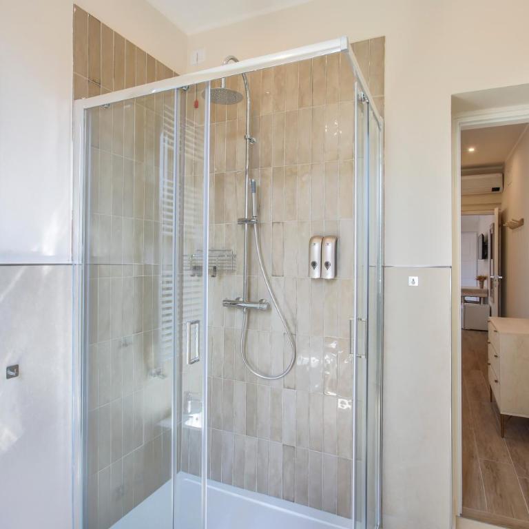 VERSILIA MIA - beach at 8min by walk! new rooms! air condition! - Camera Familiare con Balcone - 5