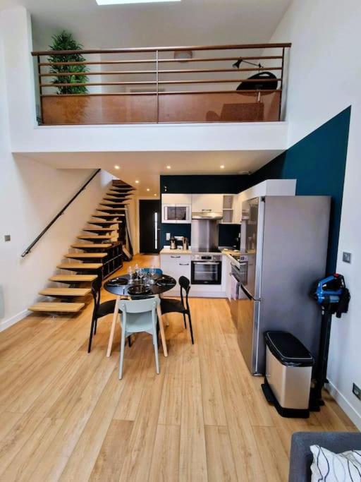 Le Bellay ¤ 2 Chambres ¤ Cour ¤10 mins Centre¤ - Apartment mit 2 Schlafzimmern - 2