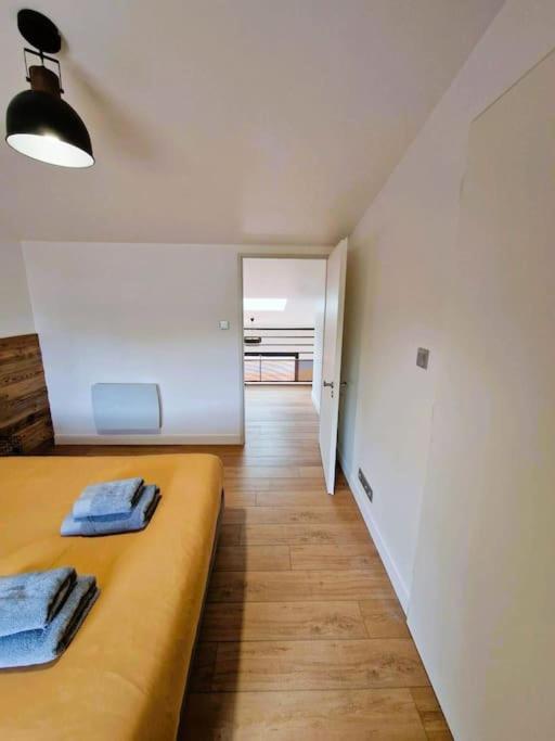 Le Bellay ¤ 2 Chambres ¤ Cour ¤10 mins Centre¤ - Apartment mit 2 Schlafzimmern - 12