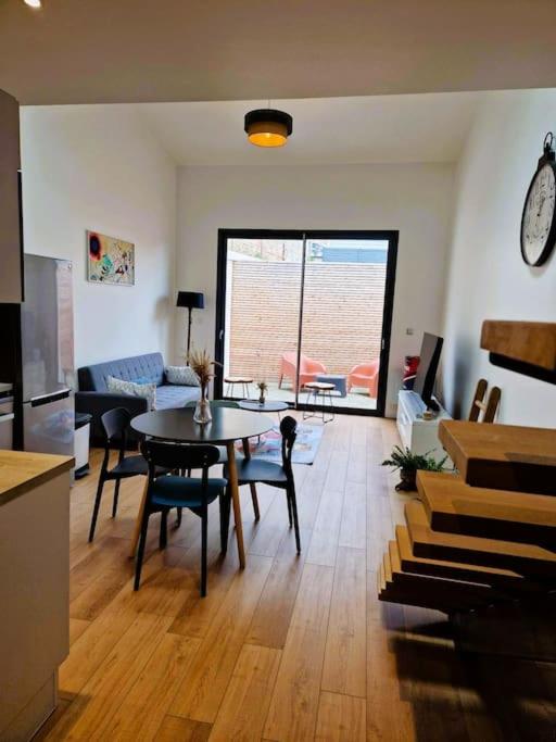 Le Bellay ¤ 2 Chambres ¤ Cour ¤10 mins Centre¤ - Apartment mit 2 Schlafzimmern - 19