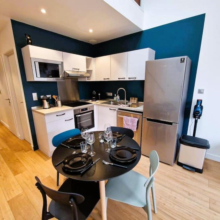 Le Bellay ¤ 2 Chambres ¤ Cour ¤10 mins Centre¤ - Apartment mit 2 Schlafzimmern - 5