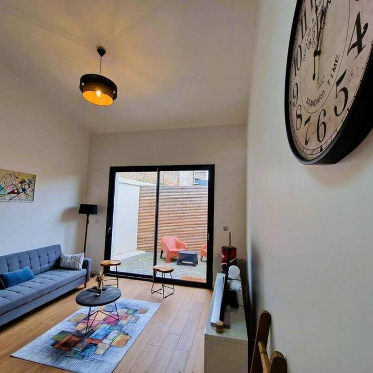 Le Bellay ¤ 2 Chambres ¤ Cour ¤10 mins Centre¤ - Apartment mit 2 Schlafzimmern - 27