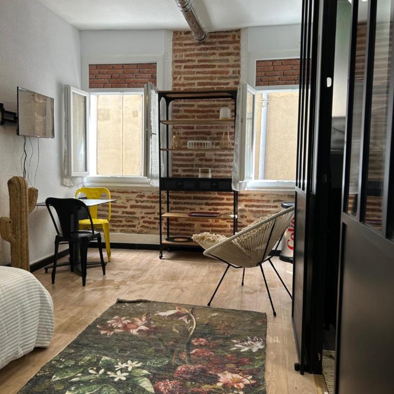 LA FACTORY - One-Bedroom Apartment - 6