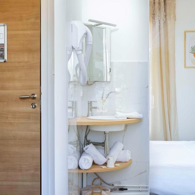 Le Relais d'Agay - Chambre Double Économique - Côté Rue - 5