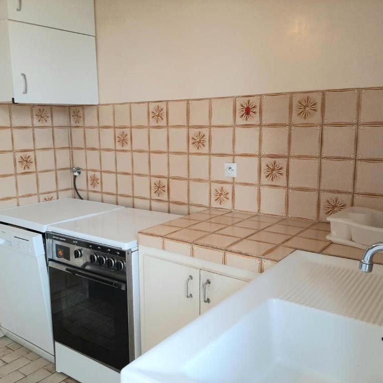 Maison spacieuse avec jardin, proche commerces et plage, 6 couchages, parking privatif - FR-1-239-902 - Maison 3 Chambres - 4