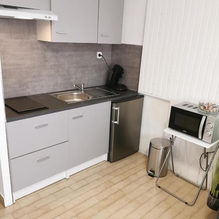 Jolie studio avec la vue sur la mer - One-Bedroom Apartment - 6