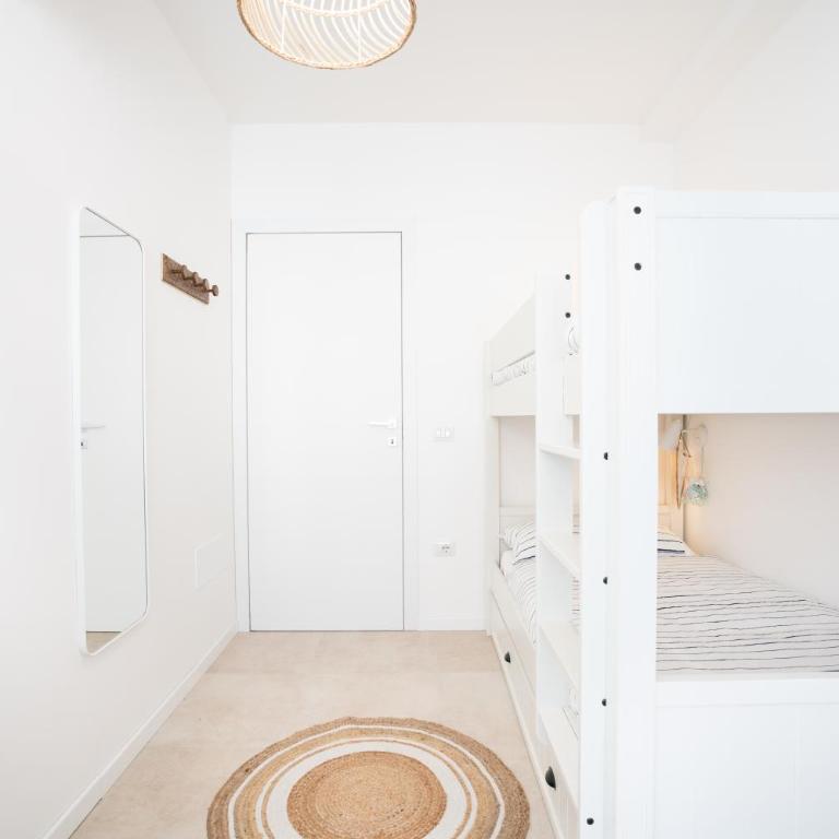 Oltremare, Patio, two steps from the sea - Appartamento con 2 Camere da Letto - 20