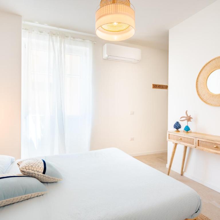 Oltremare, Patio, two steps from the sea - Appartamento con 2 Camere da Letto - 8