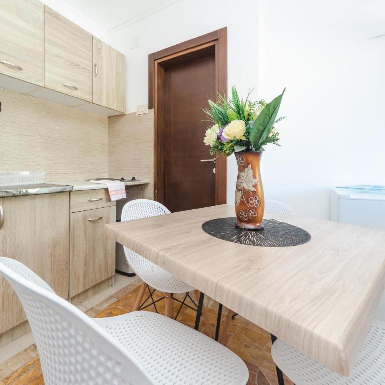 Guest House Zuber - Studio sa Balkonom - 9