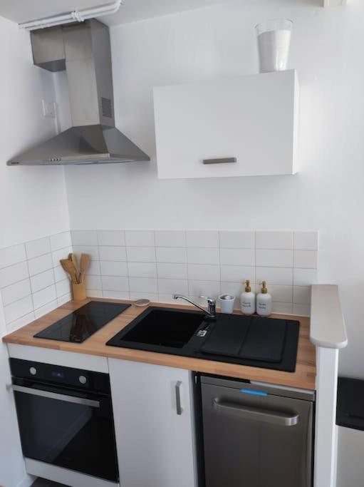 Charmante maison proche plage mer quartier calme - Two-Bedroom House - 4