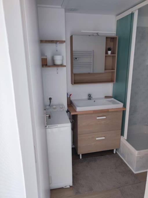 Charmante maison proche plage mer quartier calme - Two-Bedroom House - 12