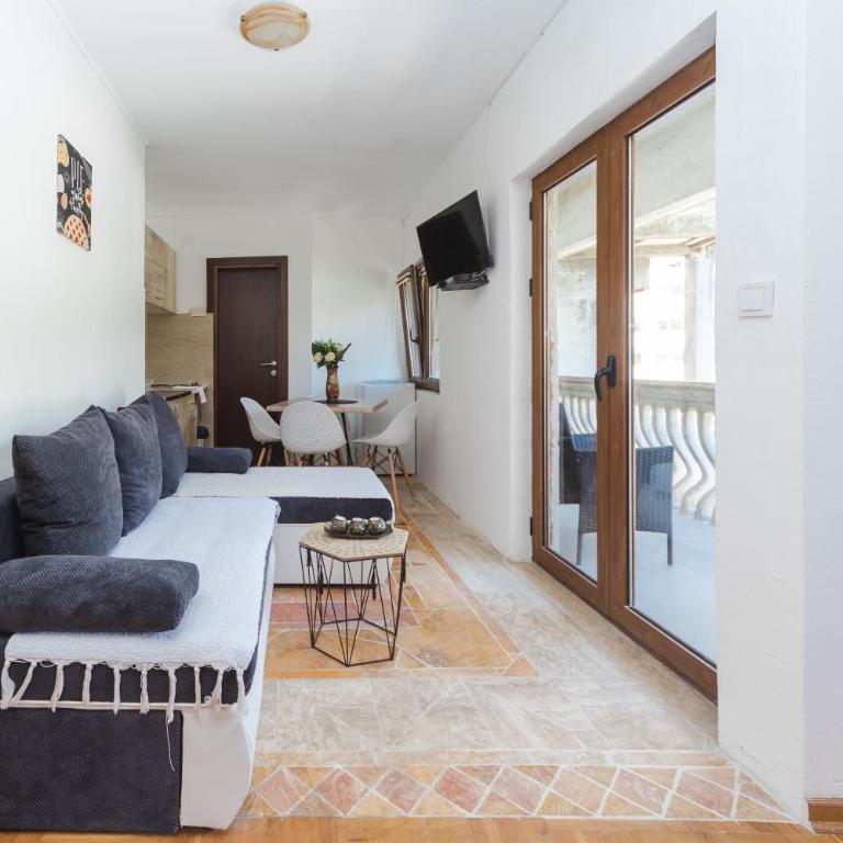 Guest House Zuber - Studio sa Balkonom - 5