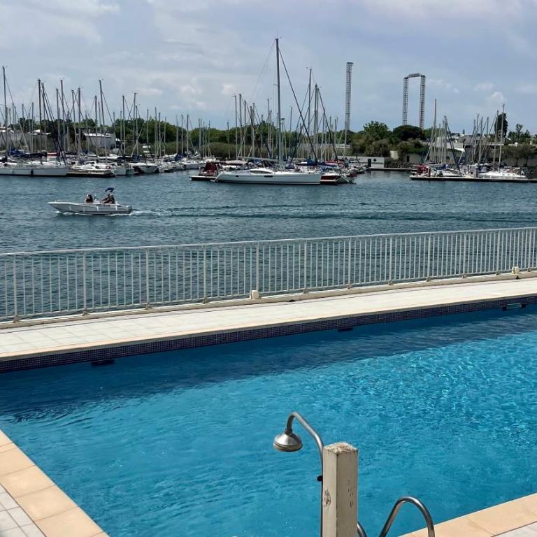Studio - Les pieds dans l'eau agréable en toutes saisons 4 couchages - climatisation - parking privé - piscine sur mer - vue magnifique et rare - situation optimum - Les argonautes - Ile des pêcheurs - Cap d'Agde - One-Bedroom Apartment - 21