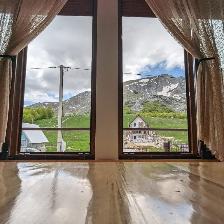 Panoramic Escape House Zabljak - Three-Bedroom House - 20