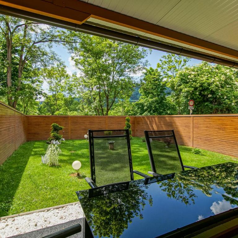 AusZeit Steiraland 6 mit überdachter Terasse schönen Garten und kostenlosen Parkplatz - Appartamento con 2 Camere da Letto - 47