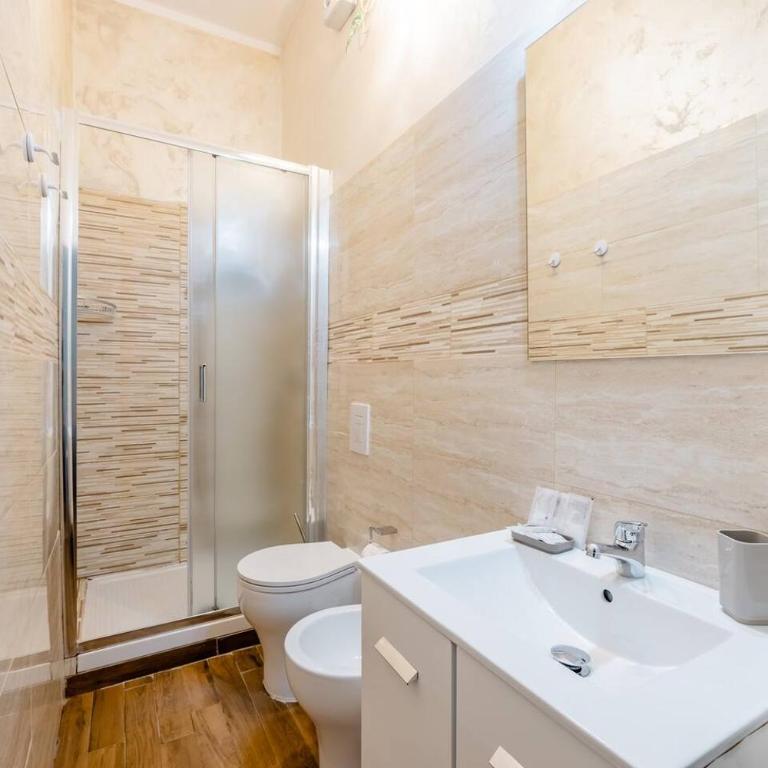 Deluxe rooms and One Chilling jacuzzi Suite Guesthouse - Chambre Familiale Deluxe - 9