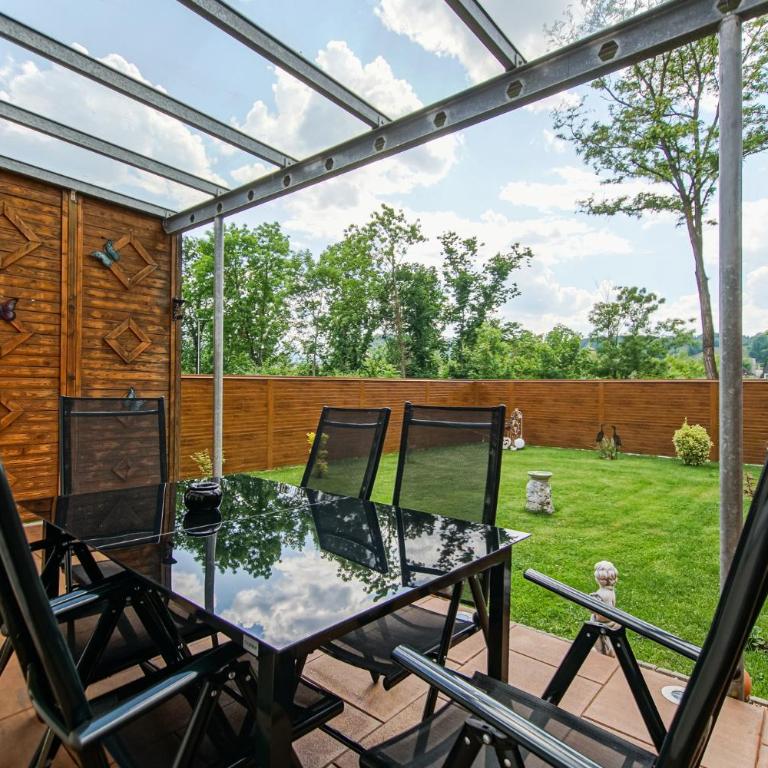 AusZeit Steiraland 1 mit privaten Garten überdachter Terrasse und Parken - Apartment mit 2 Schlafzimmern - 1