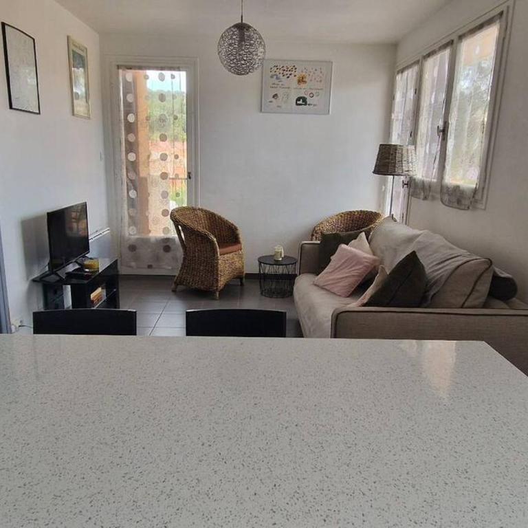 T2-au calme-terrasse-place de parking attitrée - One-Bedroom Apartment - 13
