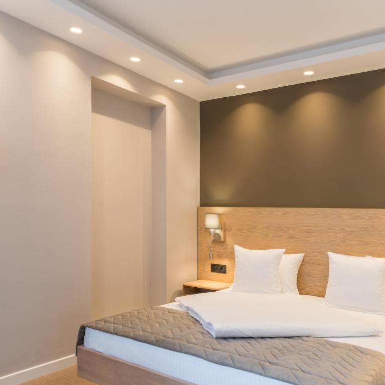 Emilia Lux Rooms - Deluks Dvokrevetna Soba sa Bračnim Krevetom i Balkonom - 5