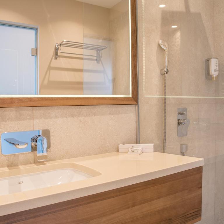 Emilia Lux Rooms - Porodična Soba sa Balkonom - 5