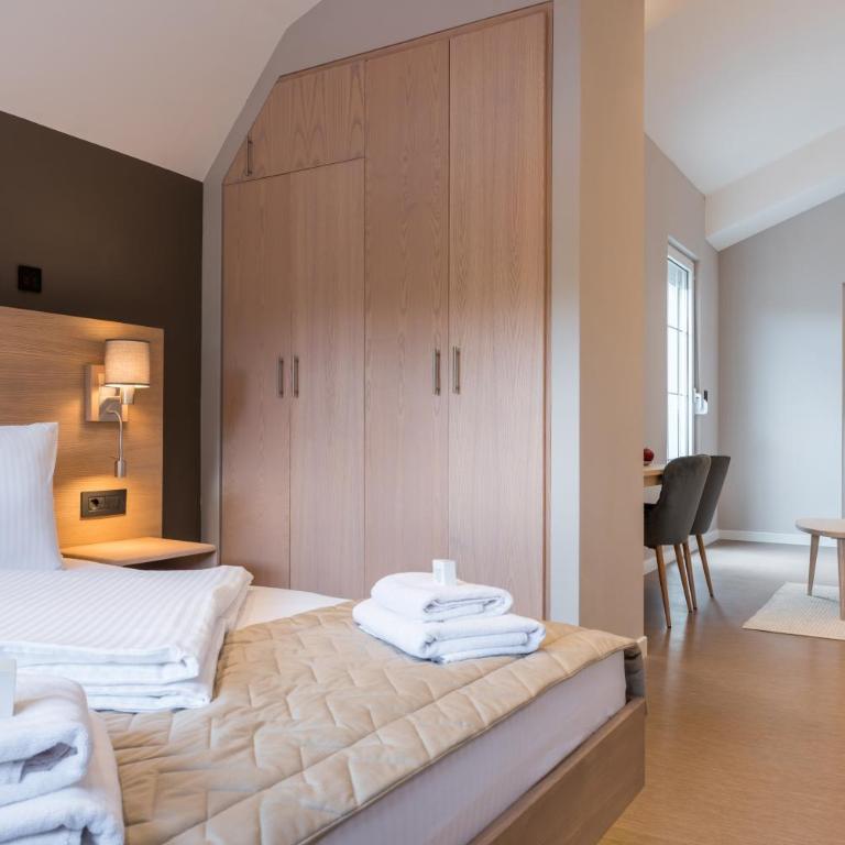 Emilia Lux Rooms - Porodična Soba sa Balkonom - 2