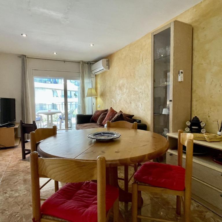 Rocamaura I D 1-2 - Two-Bedroom Apartment - 13