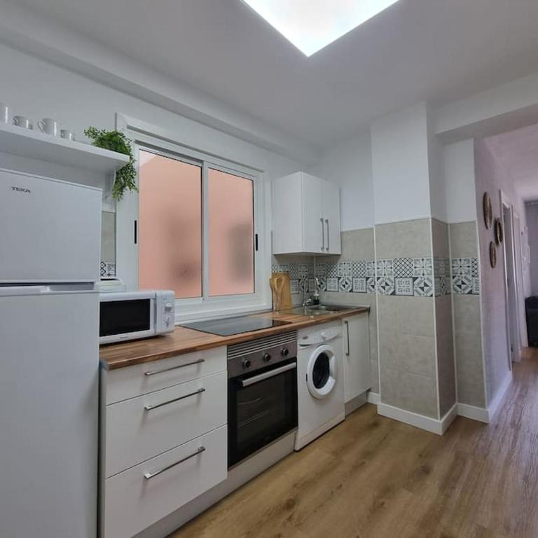 Santa Monica Suites, 2 hab con terraza, parking y playa a 5 min a pie - Apartamento de 2 dormitorios - 3
