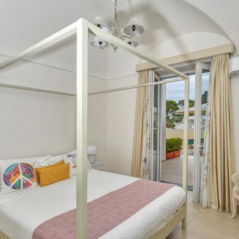 Villa Giardini Luxury Room - Camera Matrimoniale Deluxe con Balcone - 13