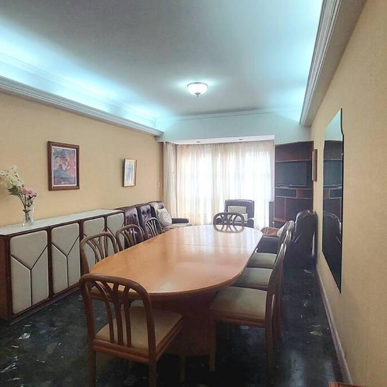 Muy Amplio Departamento en el Centro a cuadras del Mar y Casino - Apartamento de 2 dormitorios - 5