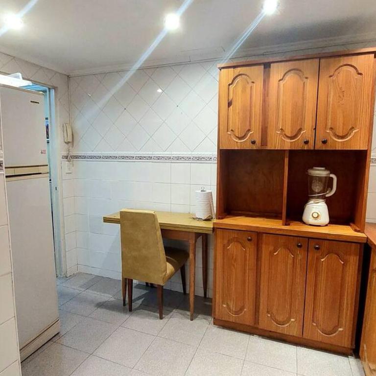 Muy Amplio Departamento en el Centro a cuadras del Mar y Casino - Apartamento de 2 dormitorios - 11