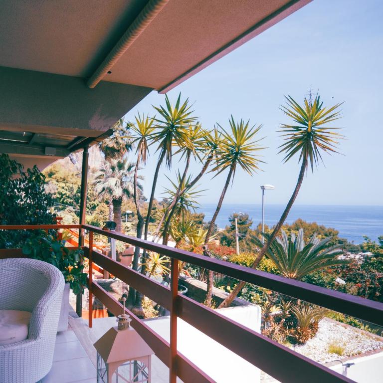 Sea apartment & pool 2 - Two-Bedroom Villa - 3