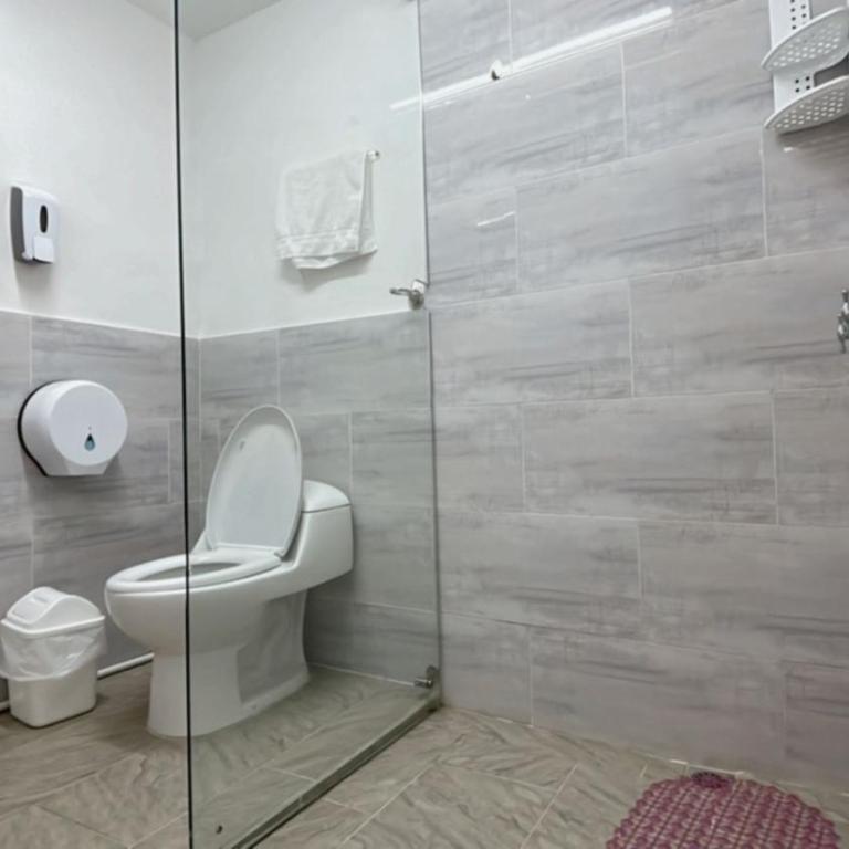 LLERAS PLACE HOTEL - Family Room - 1