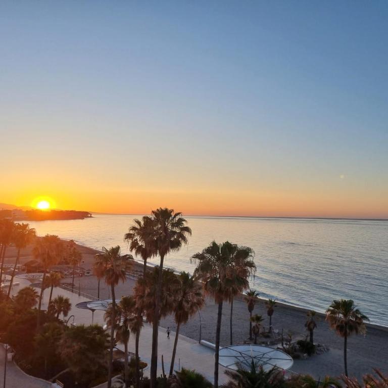 SunnyPalms - Beachfront Penthouse with stunning sea view - Two-Bedroom Apartment - 35