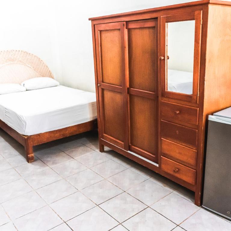 Hotel y Bungalows Acuario - Habitación Doble Estándar con 2 camas dobles - 6