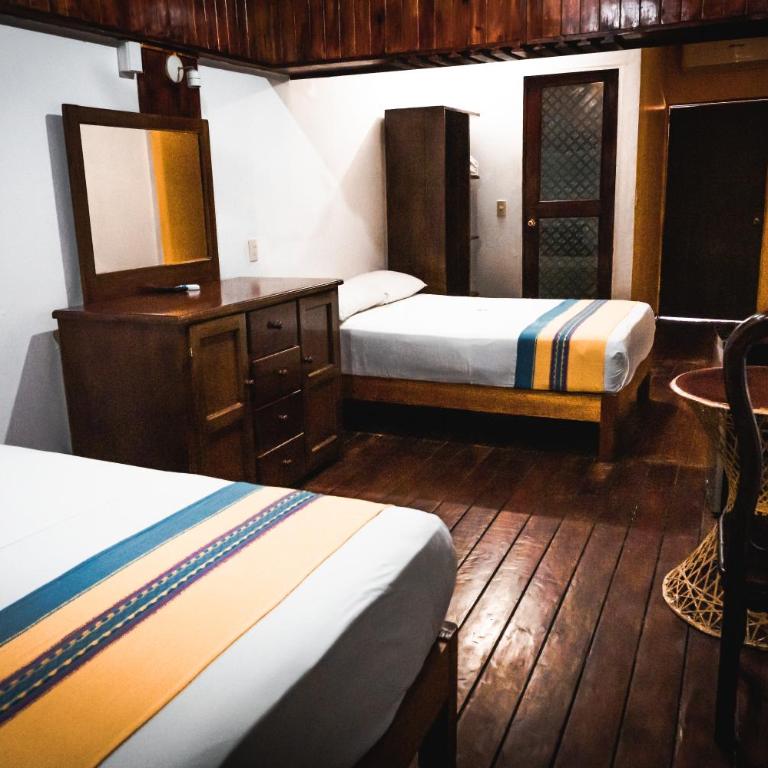 Hotel y Bungalows Acuario - Habitación Cuádruple Superior - 2