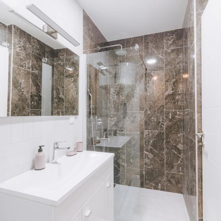 Boutique Apartment Mostar - Double Room with Terrace - 9