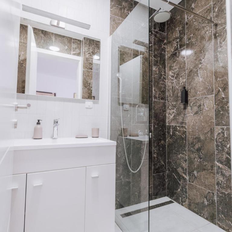 Boutique Apartment Mostar - Double Room with Terrace - 11